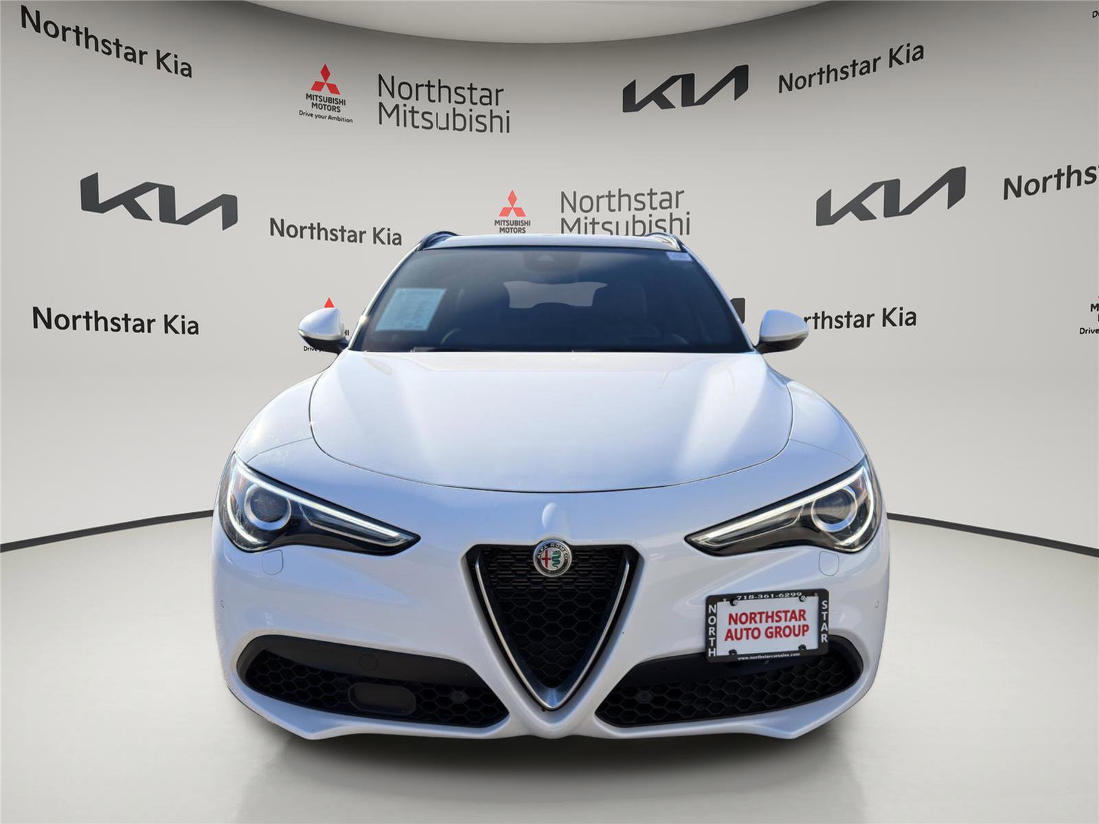 Used 2023 Alfa Romeo Stelvio Ti image 6