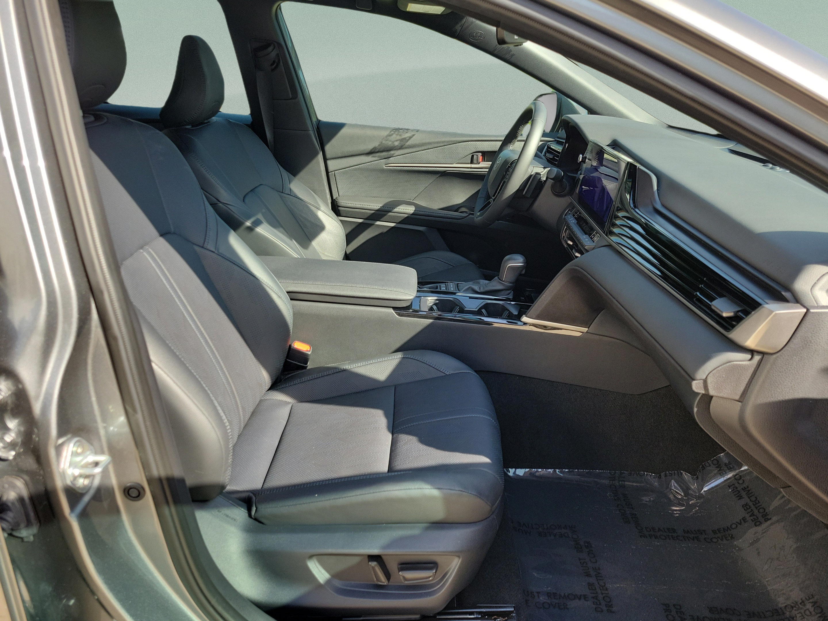 Used 2025 Toyota Camry XSE FWD image 28