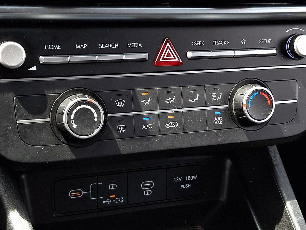 Used 2025 Hyundai Tucson SE image 15