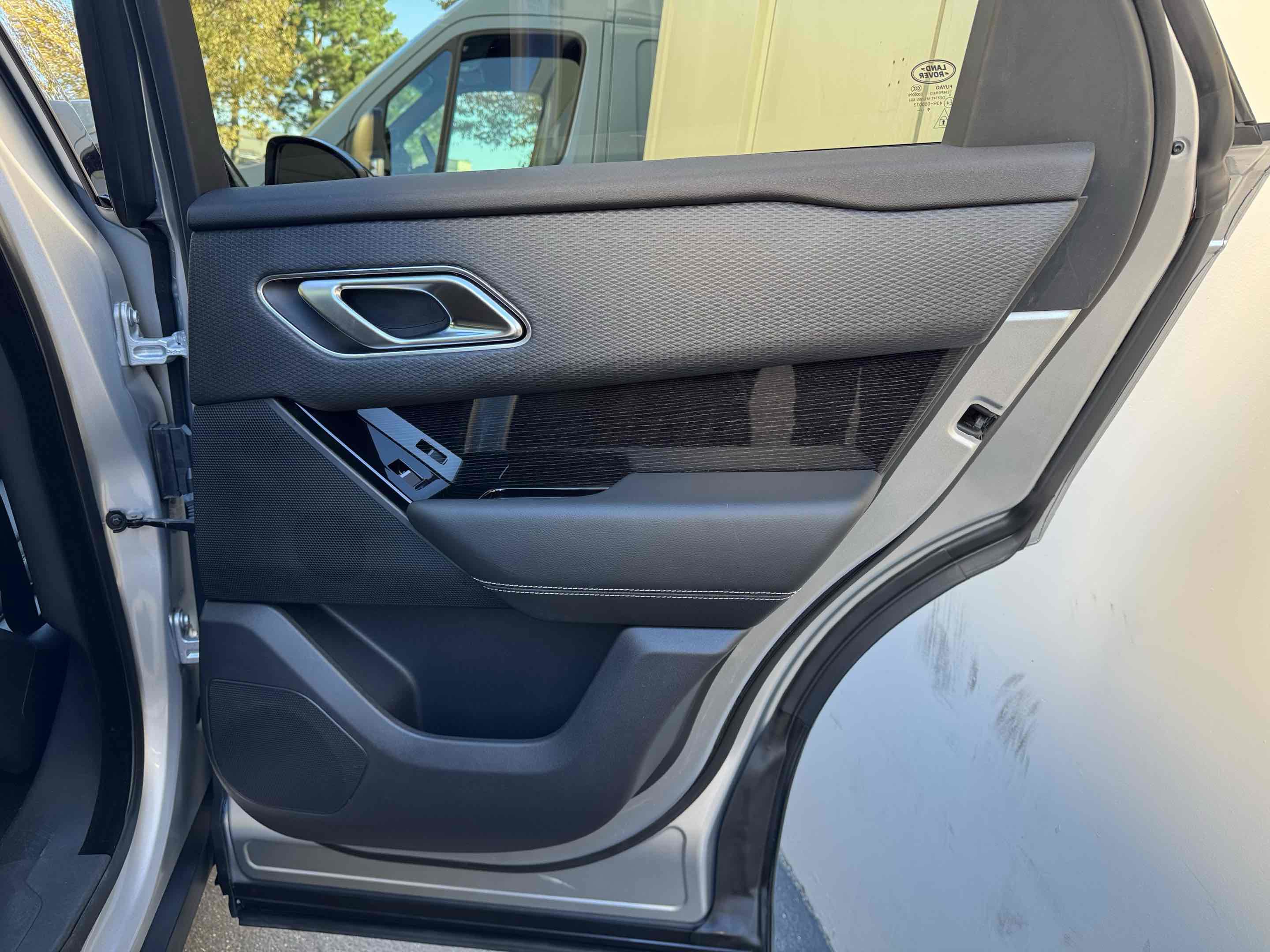 Used 2020 Land Rover Range Rover Velar R-Dynamic S image 56