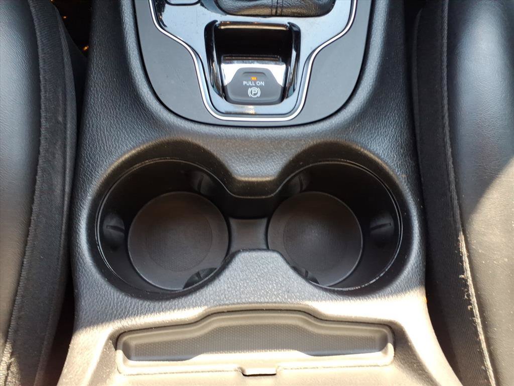 Used 2020 Jeep Cherokee Latitude Plus FWD image 27