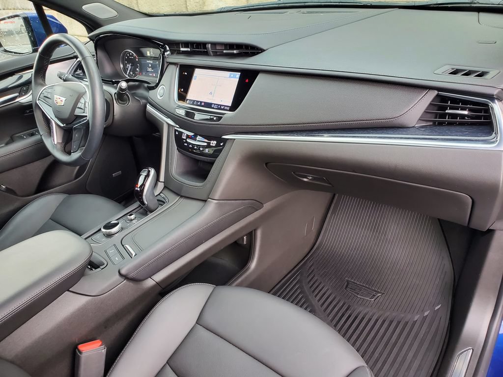 Certified 2024 Cadillac XT5 Premium Luxury AWD/4WD image 33
