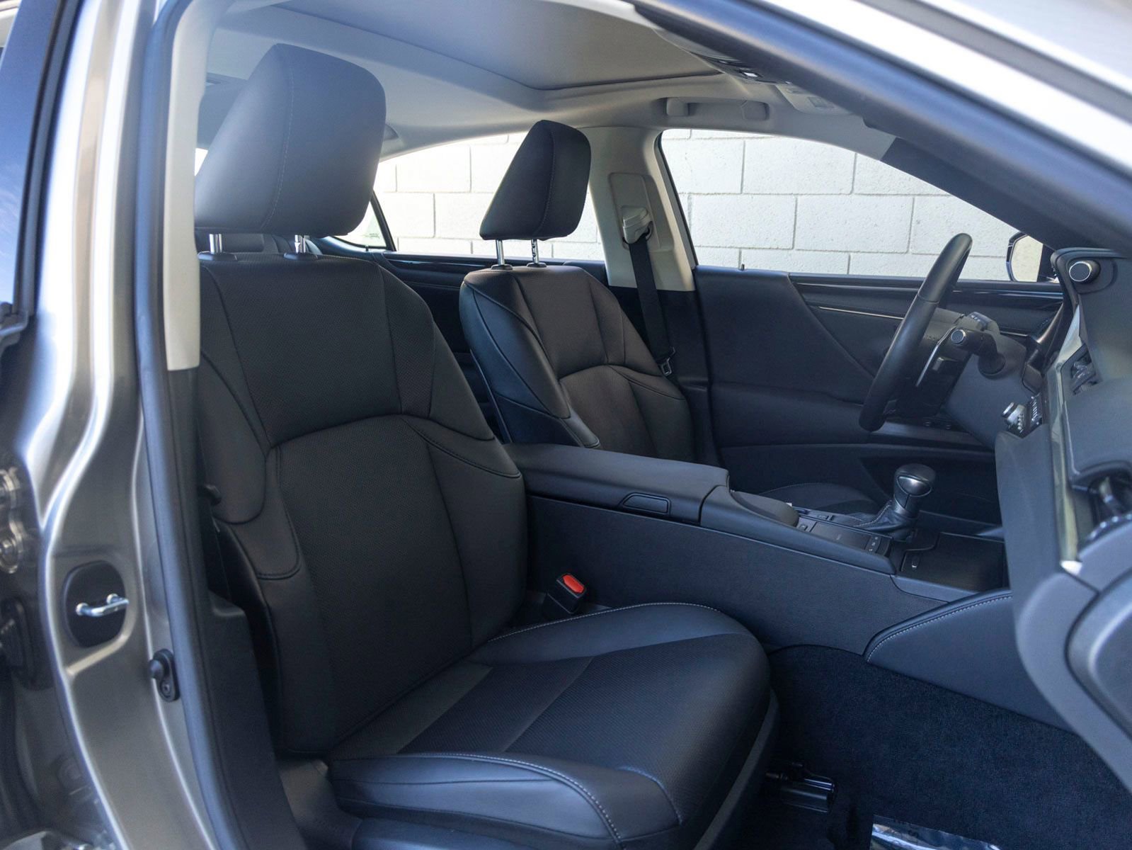 Used 2021 Lexus ES 300h w/ Premium Package image 26