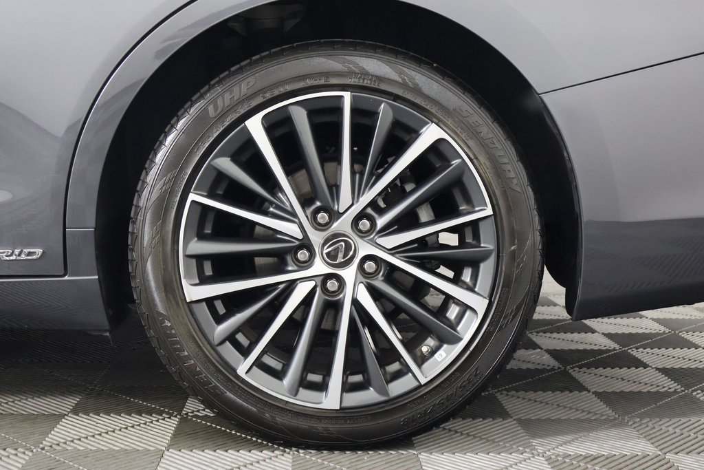 Certified 2022 Lexus ES 300h w/ Premium Package FWD image 16
