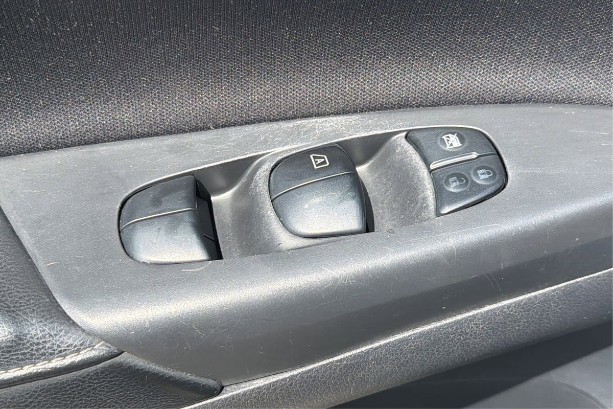 Used 2019 Nissan Sentra SV FWD image 34