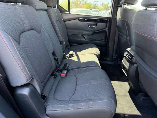 Used 2025 Honda Pilot Sport image 7