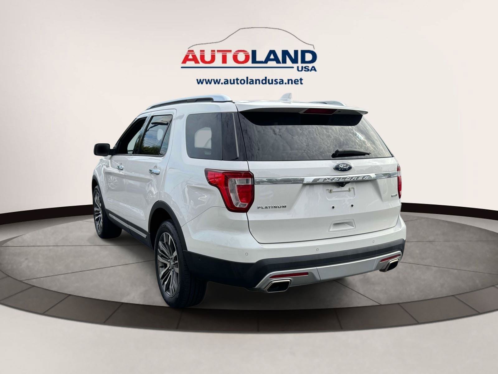 Used 2017 Ford Explorer Platinum AWD/4WD image 5