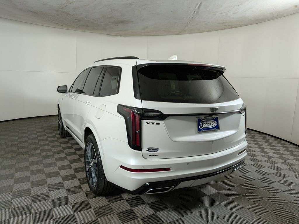 Used 2023 Cadillac XT6 Sport w/ Technology Package image 4