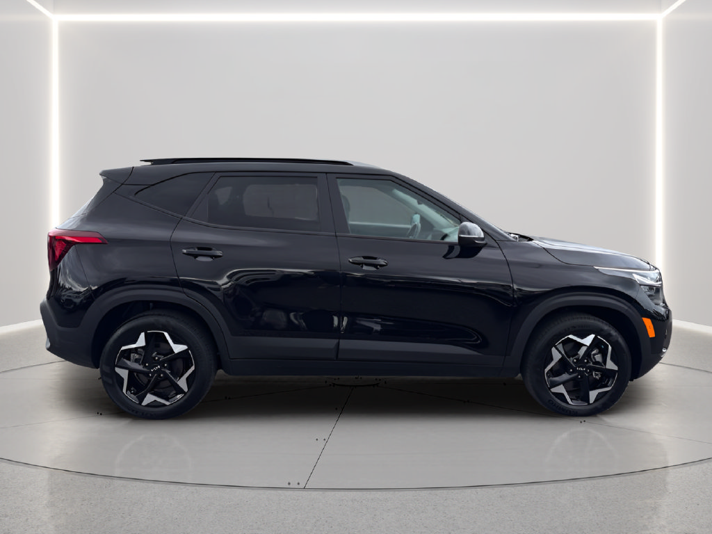 Certified 2025 Kia Seltos S AWD/4WD image 6