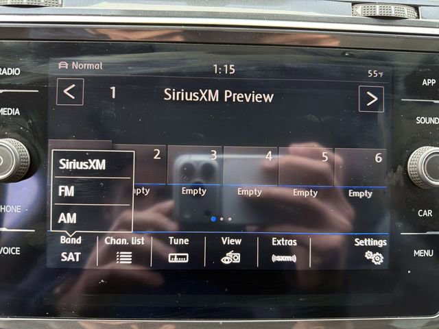 Used 2019 Volkswagen Tiguan SE w/ Panoramic Sunroof Package image 18