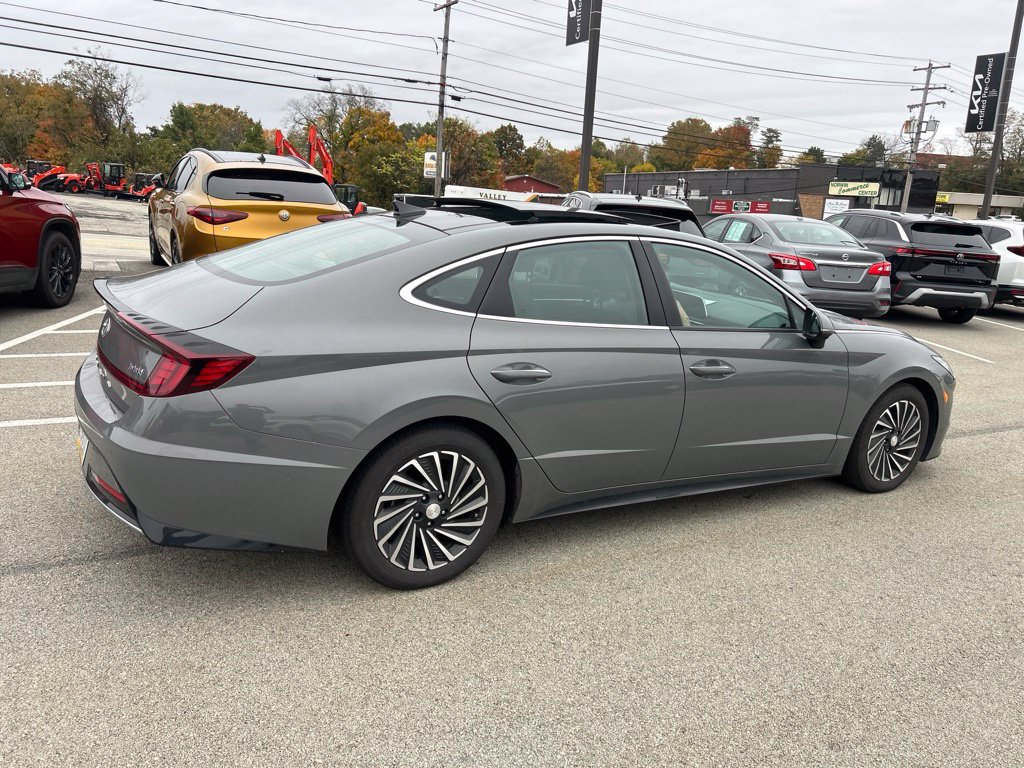 Used 2023 Hyundai Sonata Limited w/ Cargo Package FWD image 6