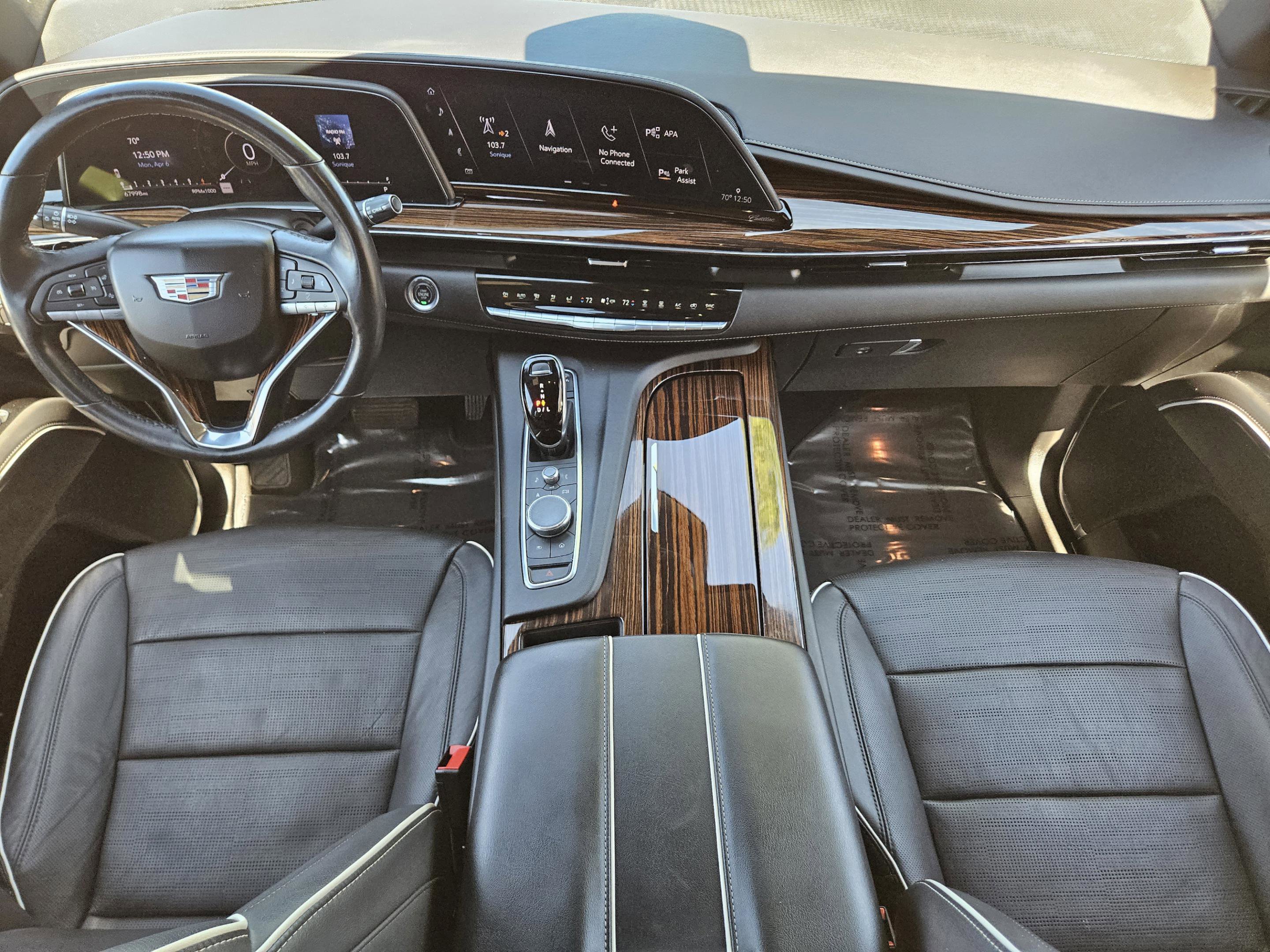 Used 2021 Cadillac Escalade Premium Luxury image 18