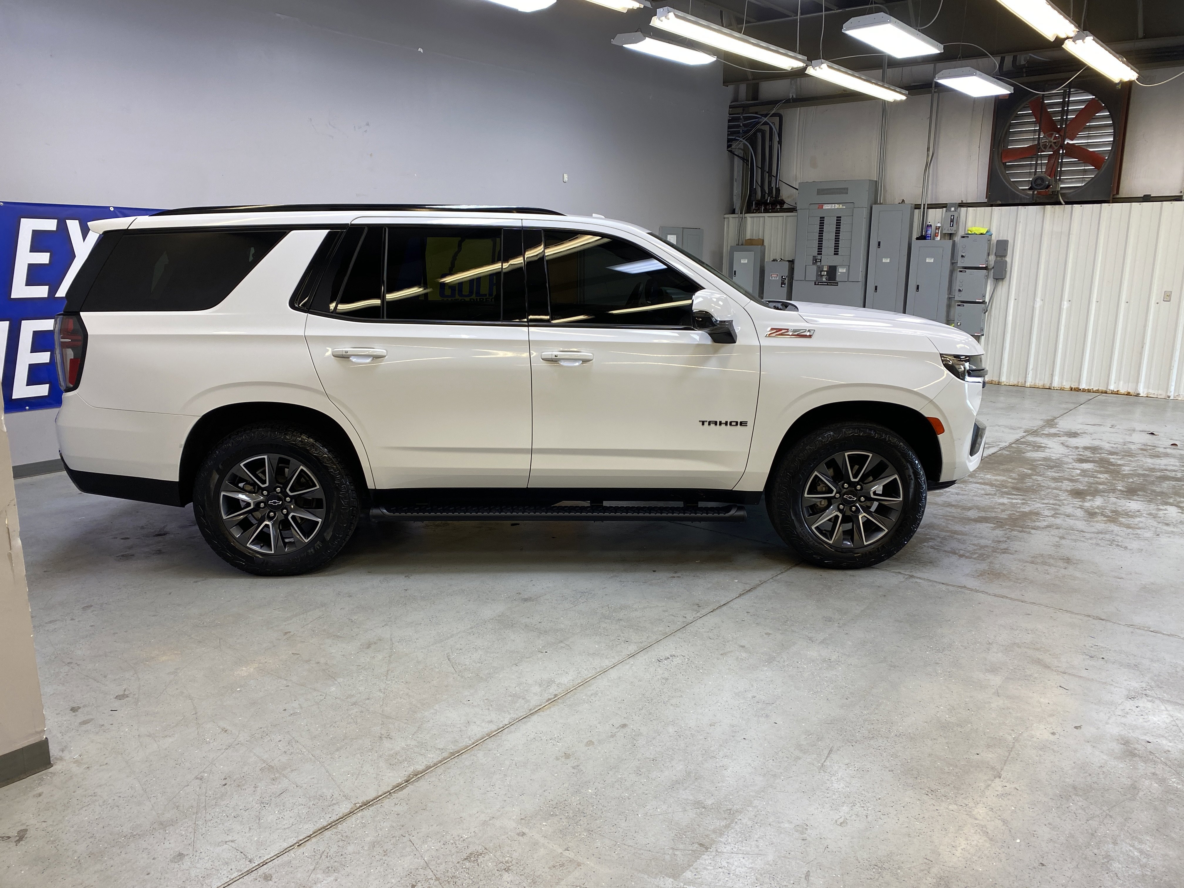Used 2023 Chevrolet Tahoe Z71 w/ Z71 Off-Road Package image 8