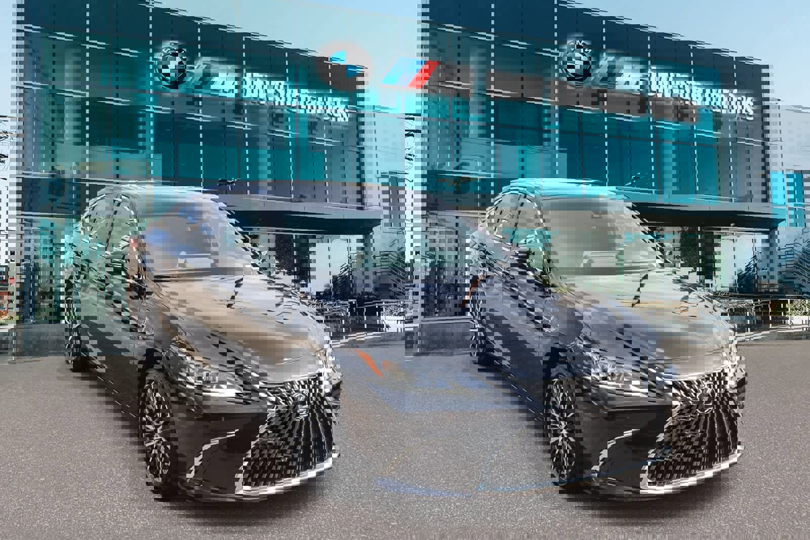 Used 2025 Lexus ES 300h w/ Premium Package image 6