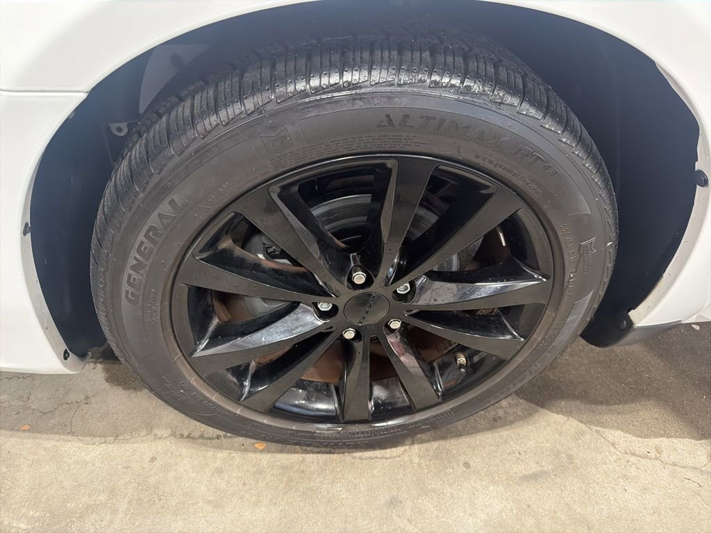 Used 2014 Dodge Avenger SXT w/ Blacktop Package image 10