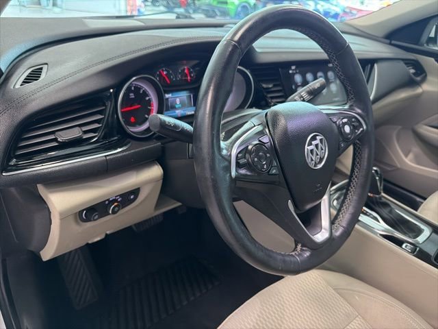 Used 2018 Buick Regal Preferred image 16