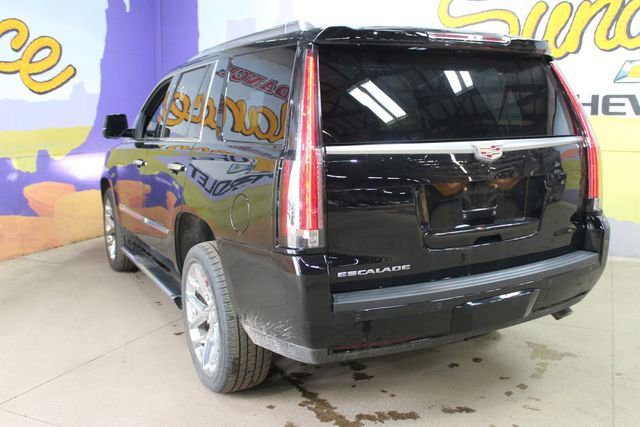 Used 2016 Cadillac Escalade Platinum AWD/4WD image 6