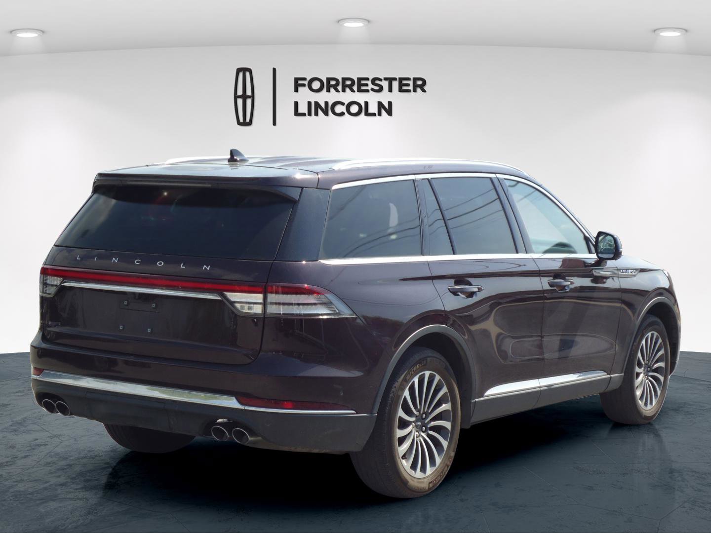 Certified 2023 Lincoln Aviator Reserve w/ Elements Package Plus AWD/4WD image 3
