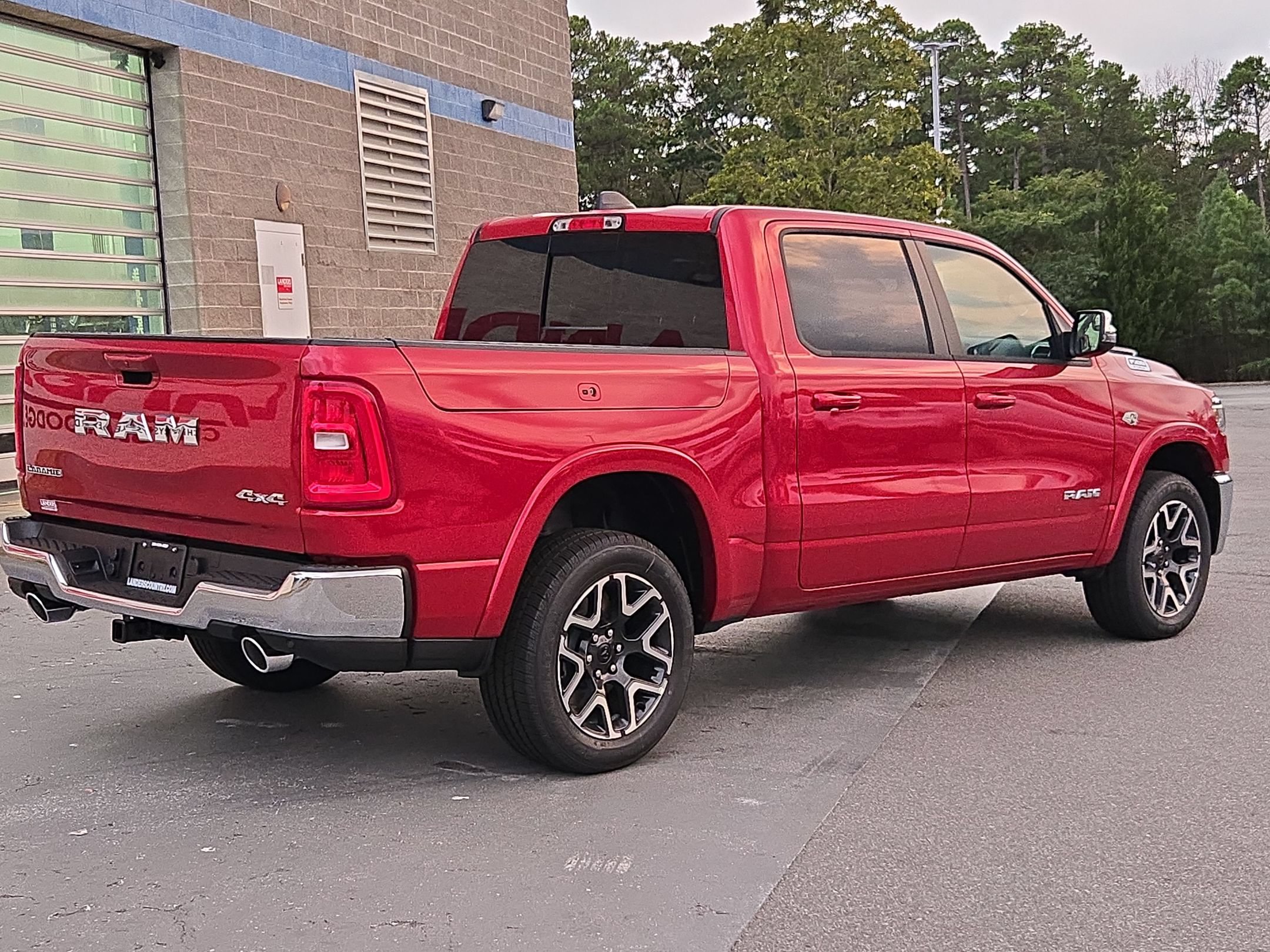 New 2027 RAM 1500 Laramie AWD/4WD image 7
