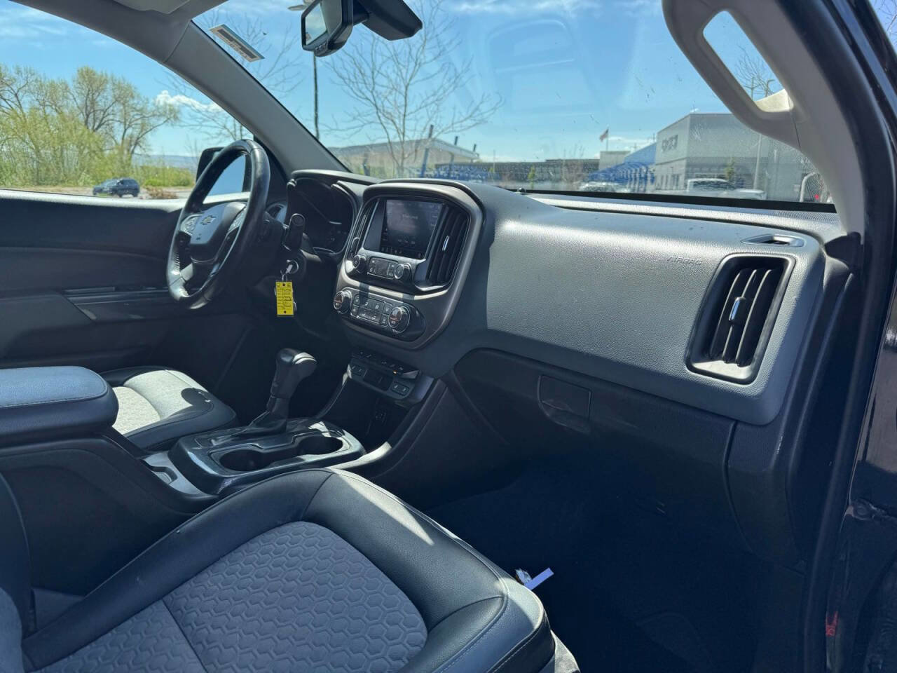 Used 2020 Chevrolet Colorado Z71 AWD/4WD image 17