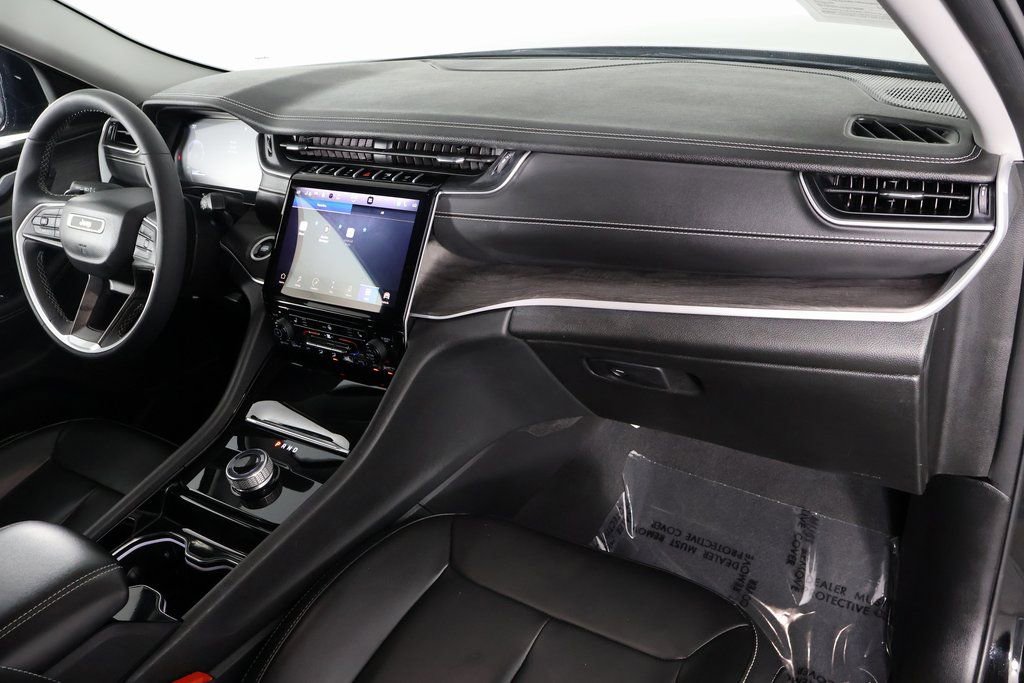 Used 2023 Jeep Grand Cherokee L Limited RWD image 9