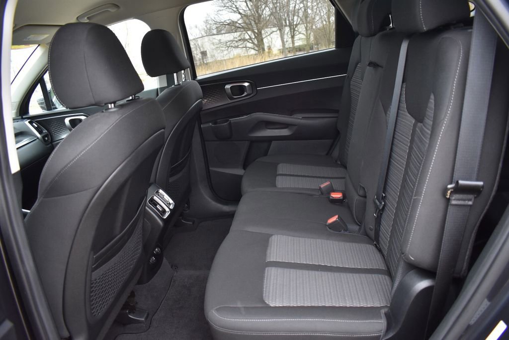 Used 2023 Kia Sorento LX FWD image 19