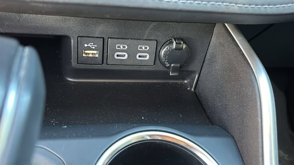 Used 2025 Toyota Highlander XLE AWD/4WD image 24