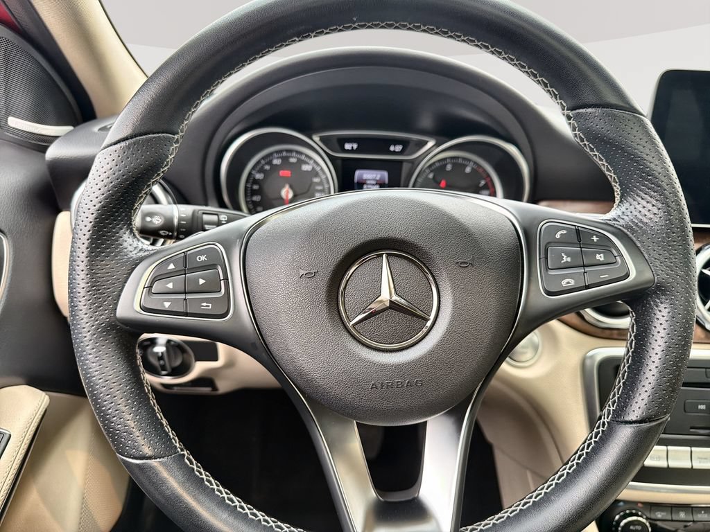 Used 2020 Mercedes-Benz GLA 250 4MATIC image 11