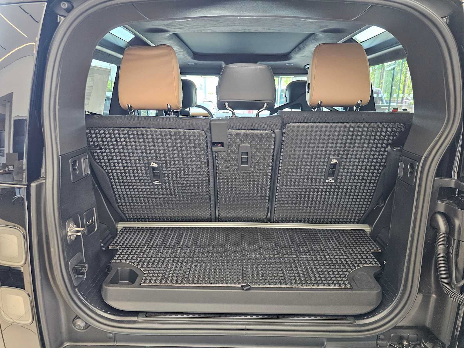 New 2026 Land Rover Defender 90 V8 AWD/4WD image 14