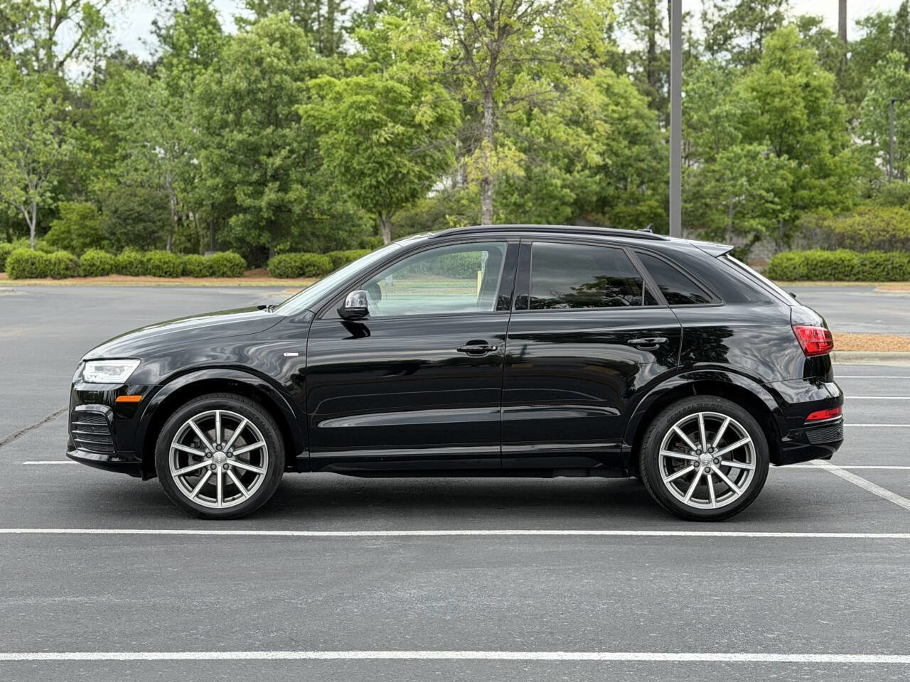 Used 2017 Audi Q3 2.0T Prestige w/ Prestige Package AWD/4WD image 4