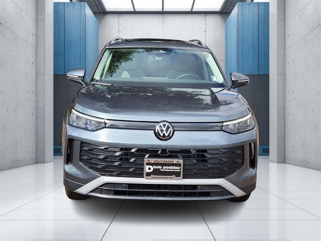 New 2025 Volkswagen Tiguan SE image 24