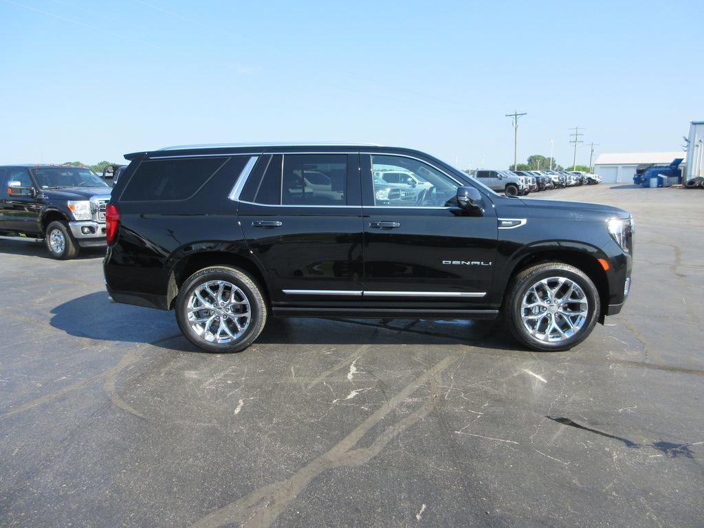 Certified 2022 GMC Yukon Denali w/ Denali Premium Package AWD/4WD image 5