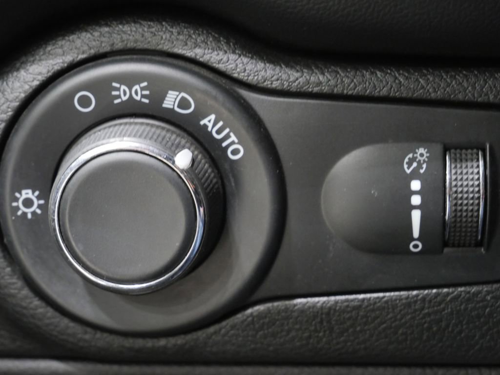 Used 2023 Dodge Durango SXT AWD/4WD image 14