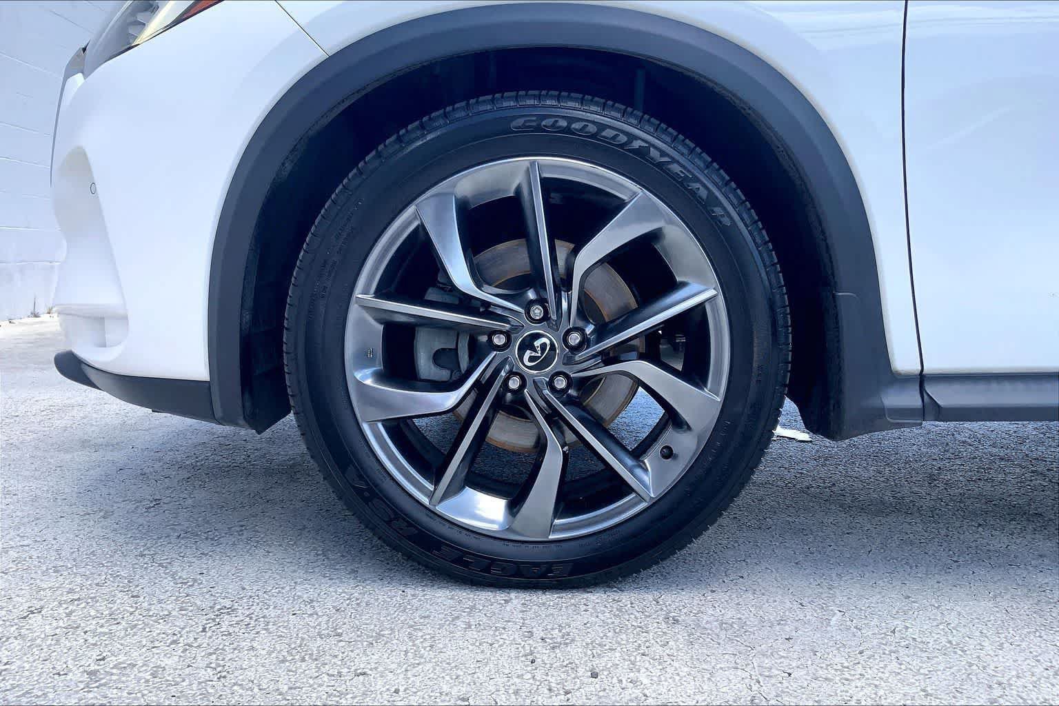 Used 2019 INFINITI QX50 Essential w/ Sensory Package FWD image 8