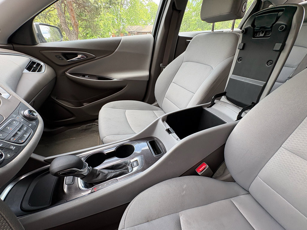 Used 2023 Chevrolet Malibu LT FWD image 32