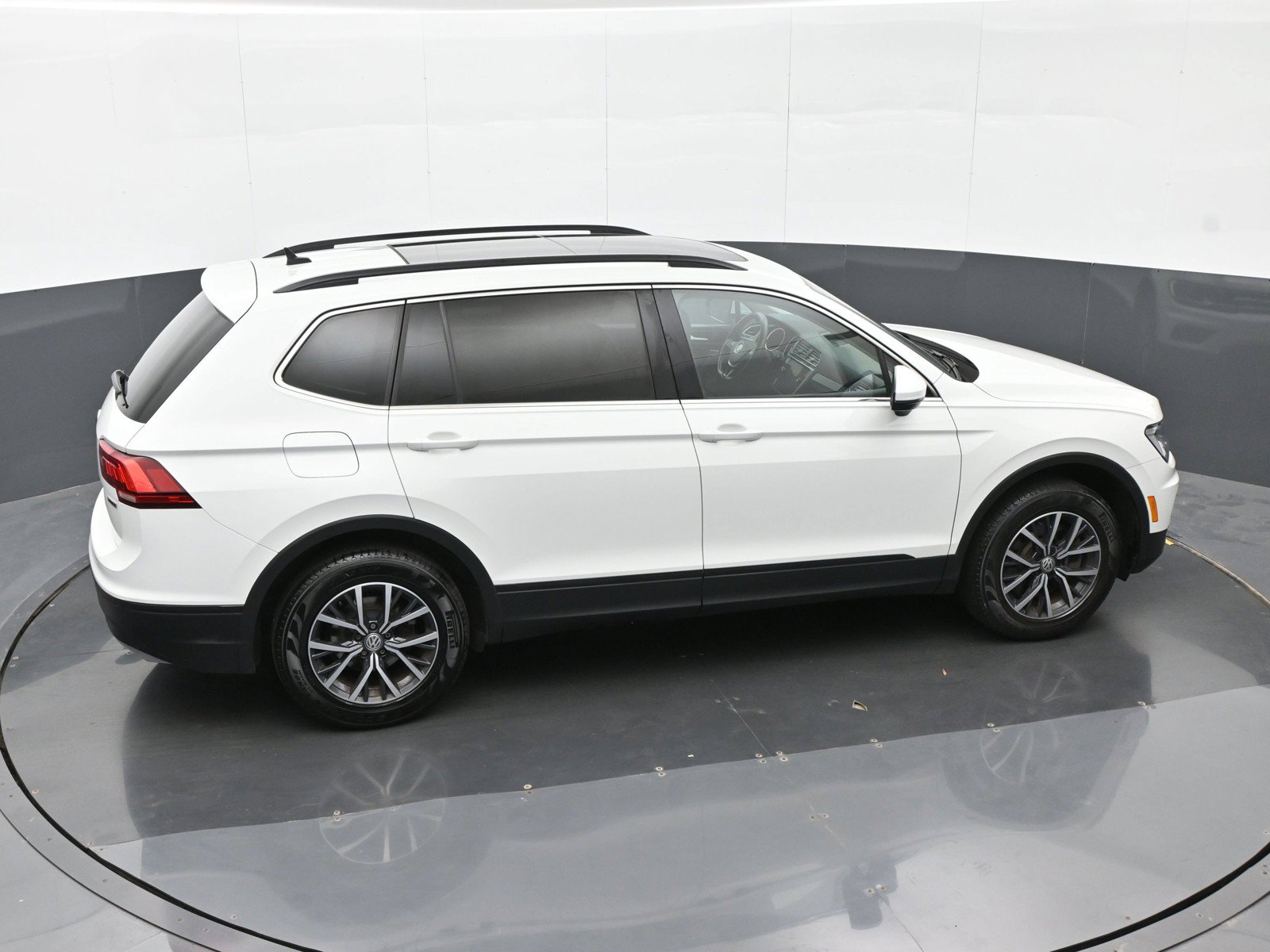 Used 2019 Volkswagen Tiguan SE w/ Panoramic Sunroof Package AWD/4WD image 32