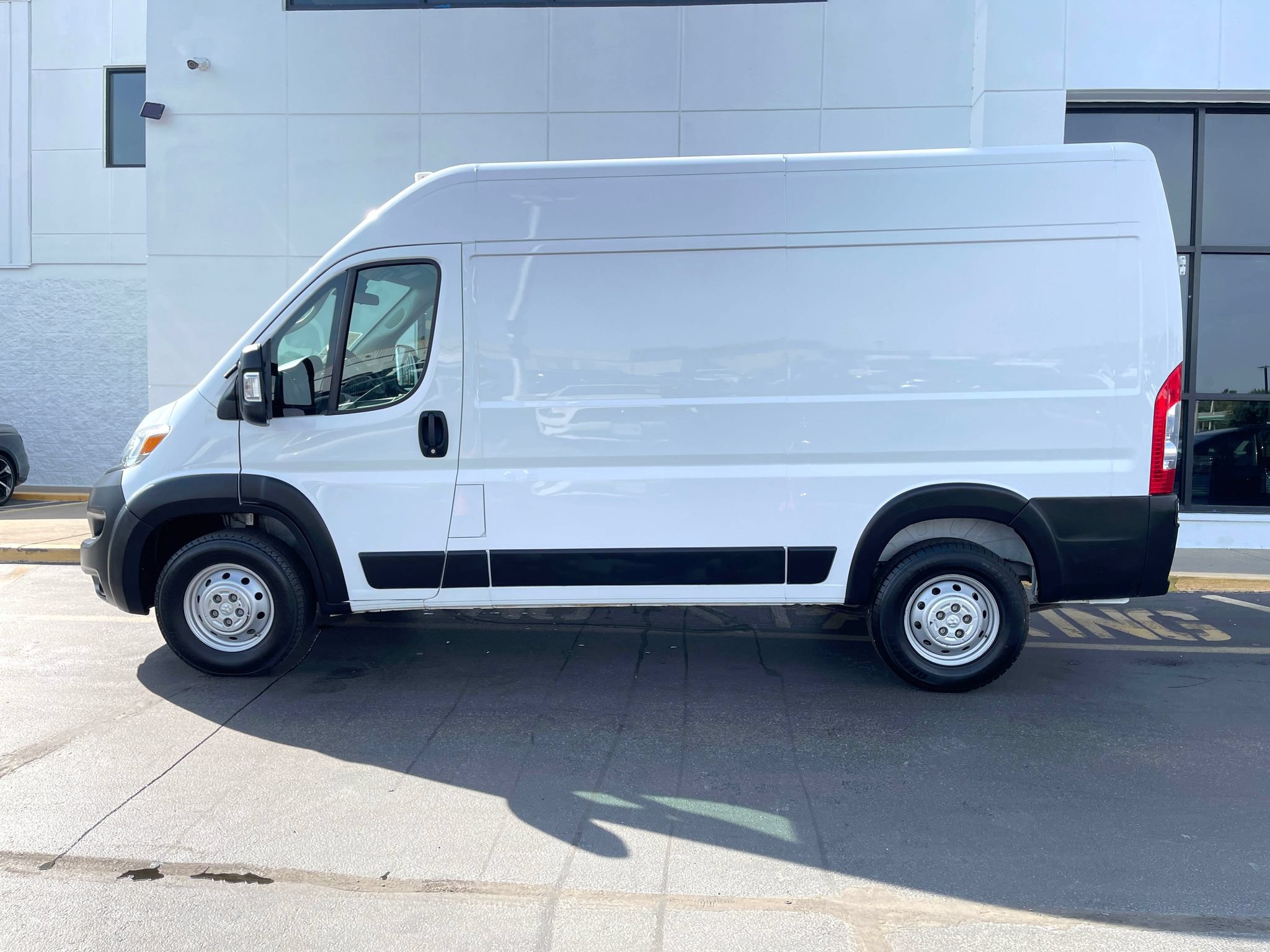 Used 2023 RAM ProMaster 2500 FWD image 6