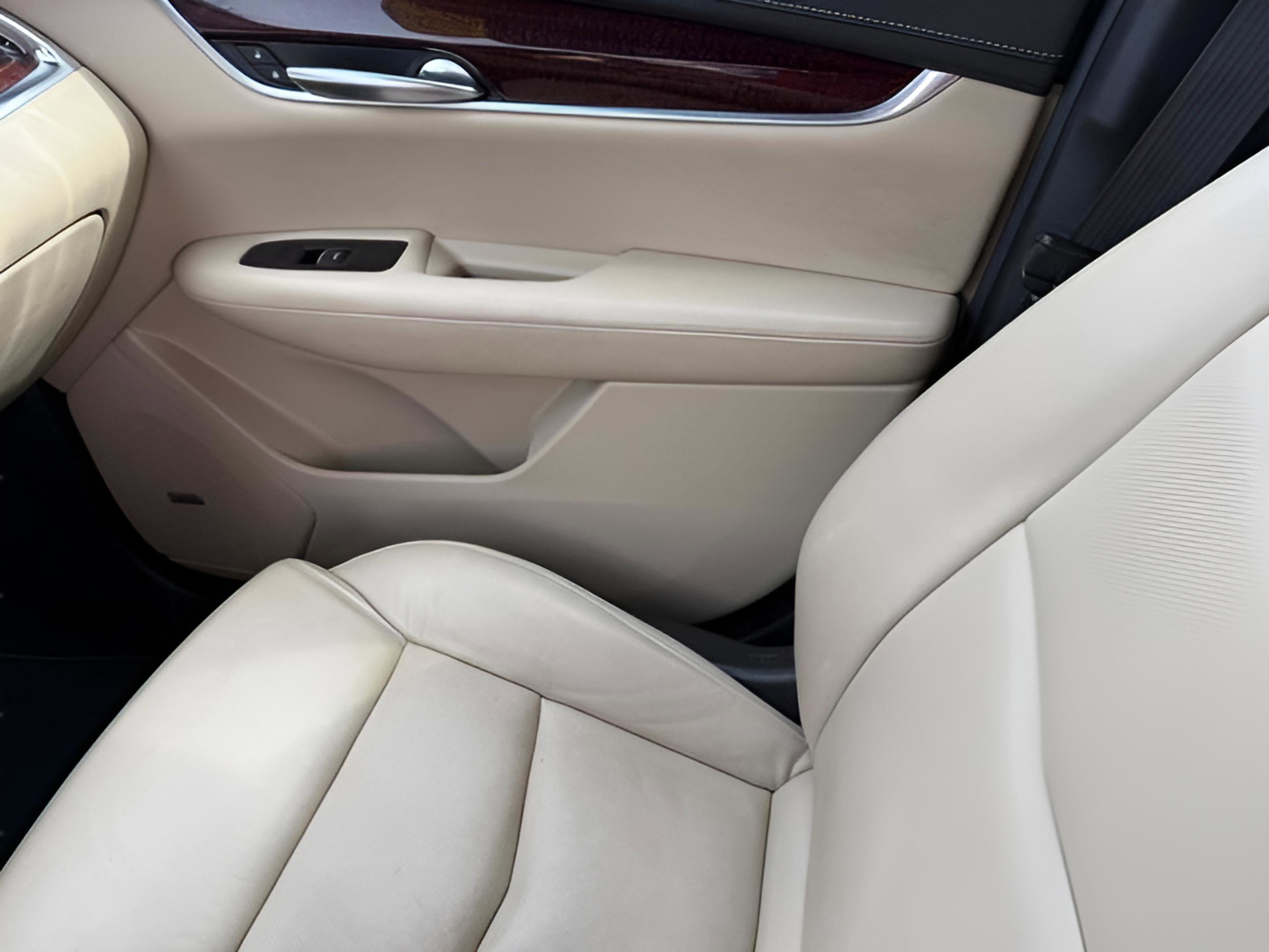 Used 2017 Cadillac XT5 Luxury image 26