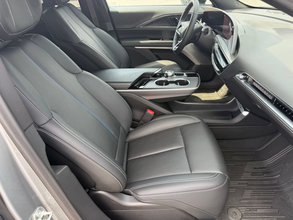 Used 2024 Cadillac Lyriq Sport AWD/4WD image 15