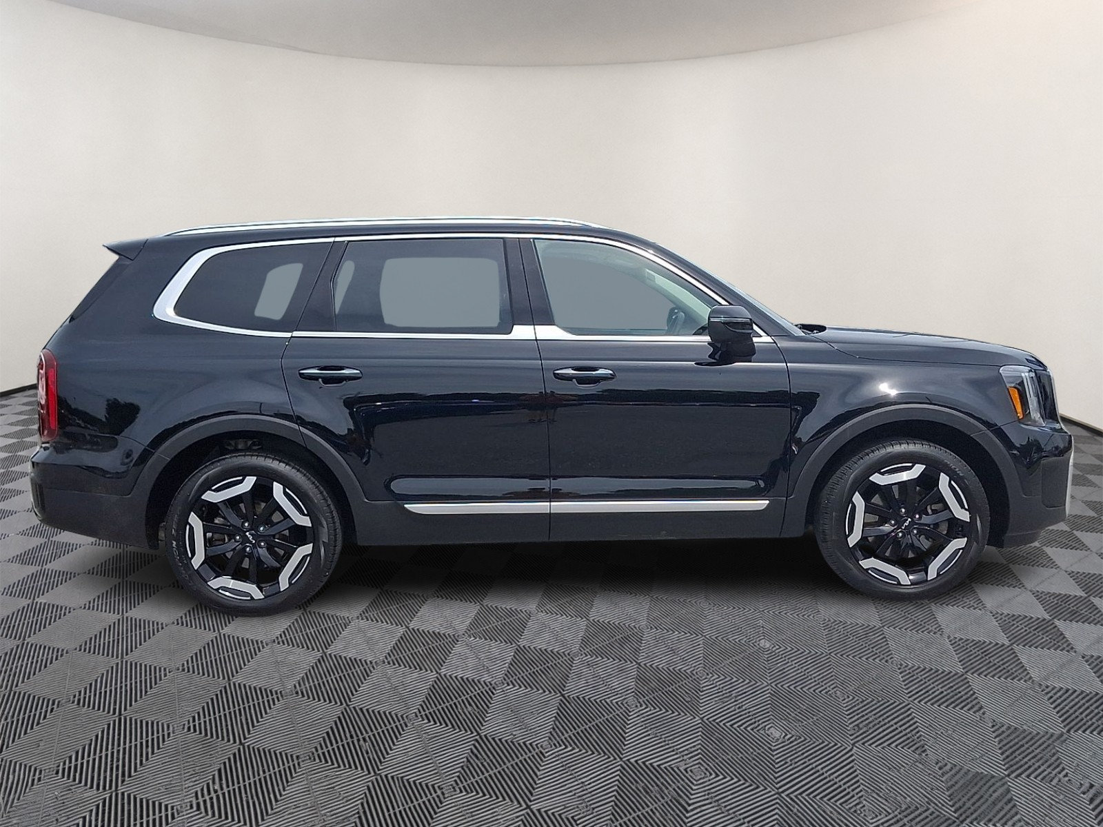 Certified 2025 Kia Telluride S AWD/4WD image 7
