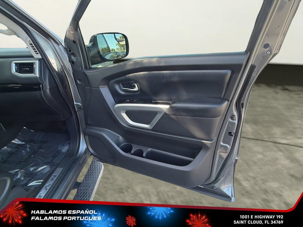 Used 2017 Nissan Titan SV RWD image 32