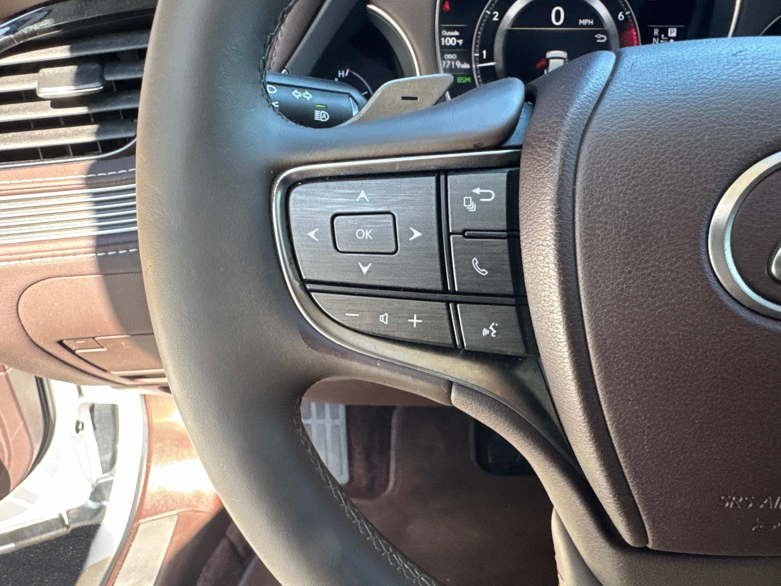 Used 2020 Lexus LS 500 w/ Accessory Package (Z1) RWD image 30
