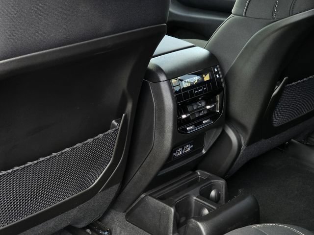 Used 2025 Jeep Grand Cherokee L Laredo RWD image 28