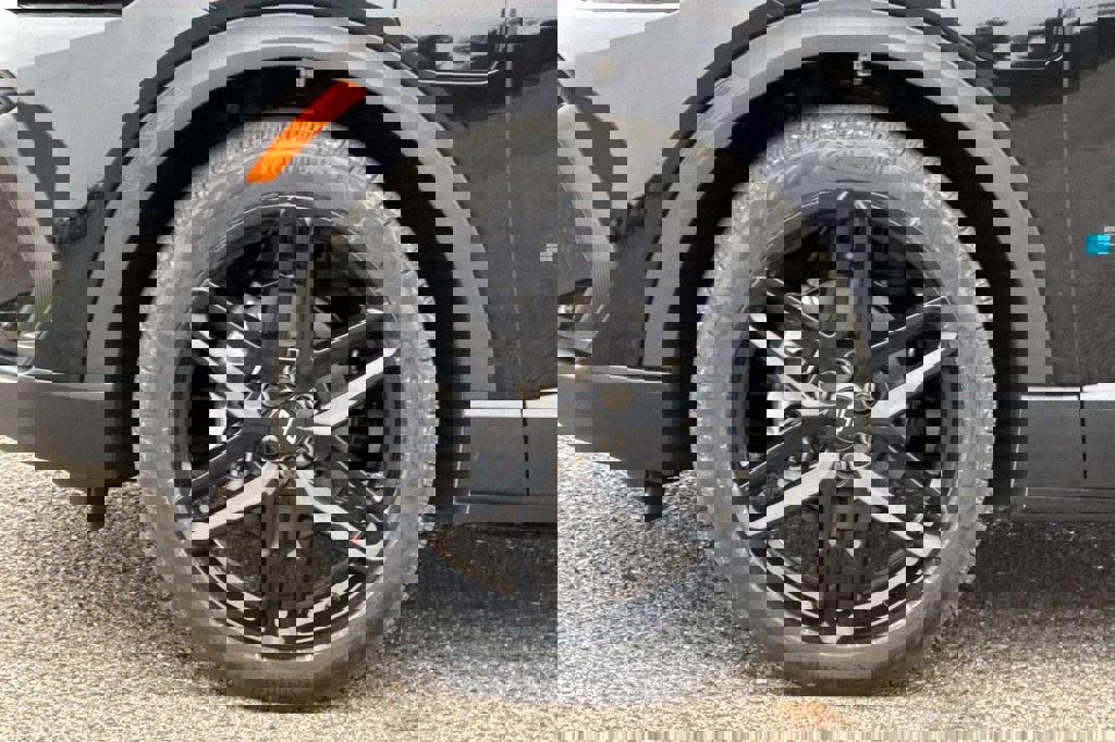 New 2026 Chevrolet Equinox EV LT w/ LPO, Blackout Package image 25