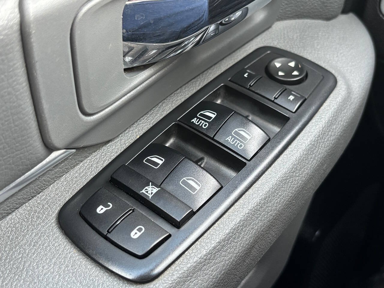 Used 2017 RAM 1500 Outdoorsman AWD/4WD image 36