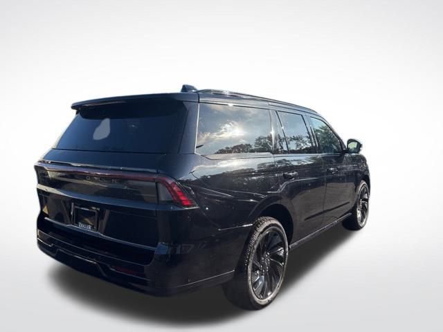 New 2025 Lincoln Navigator Reserve w/ Jet Appearance Package image 4