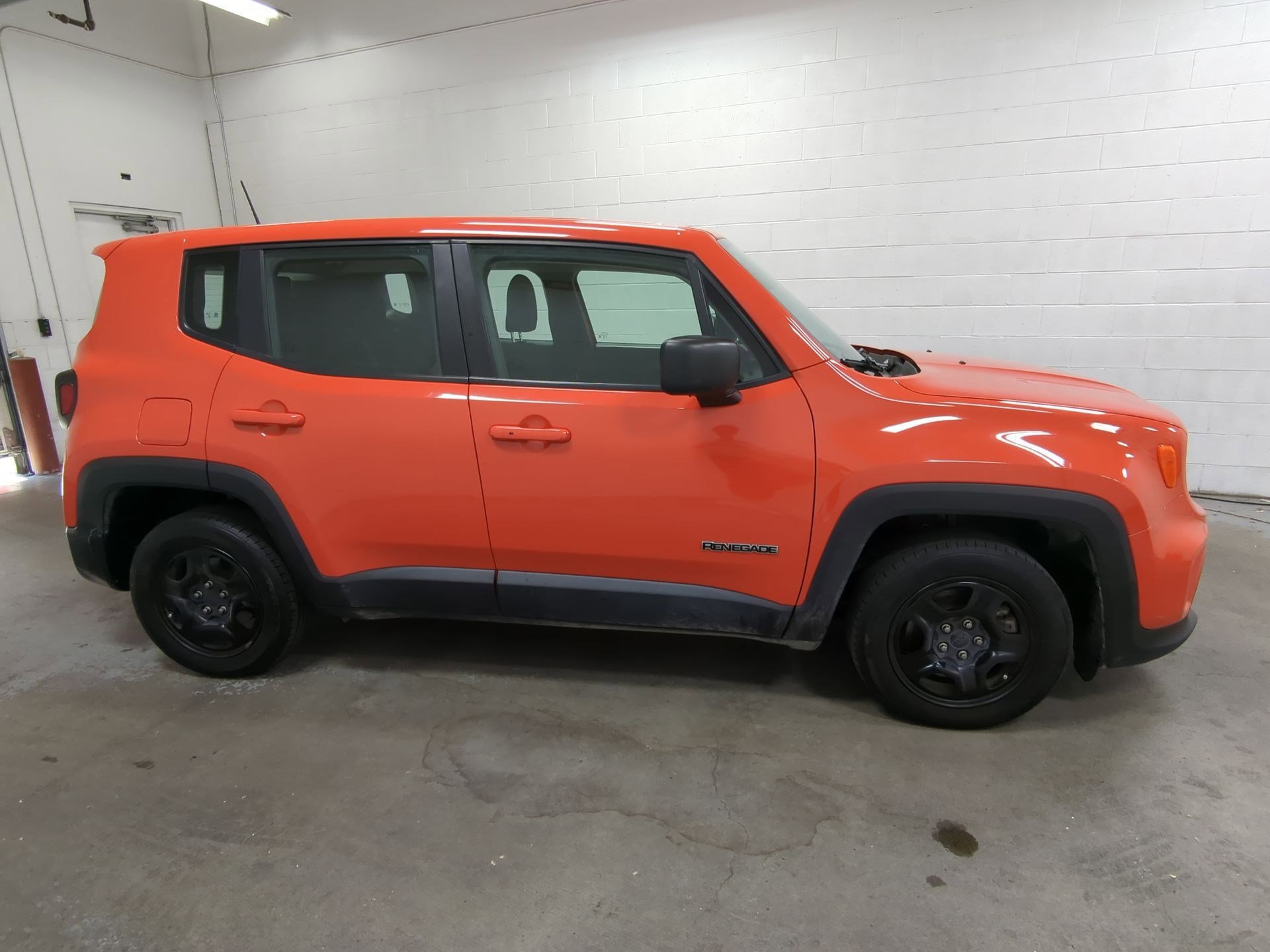 Used 2019 Jeep Renegade Sport w/ UConnect 7.0 Group image 2