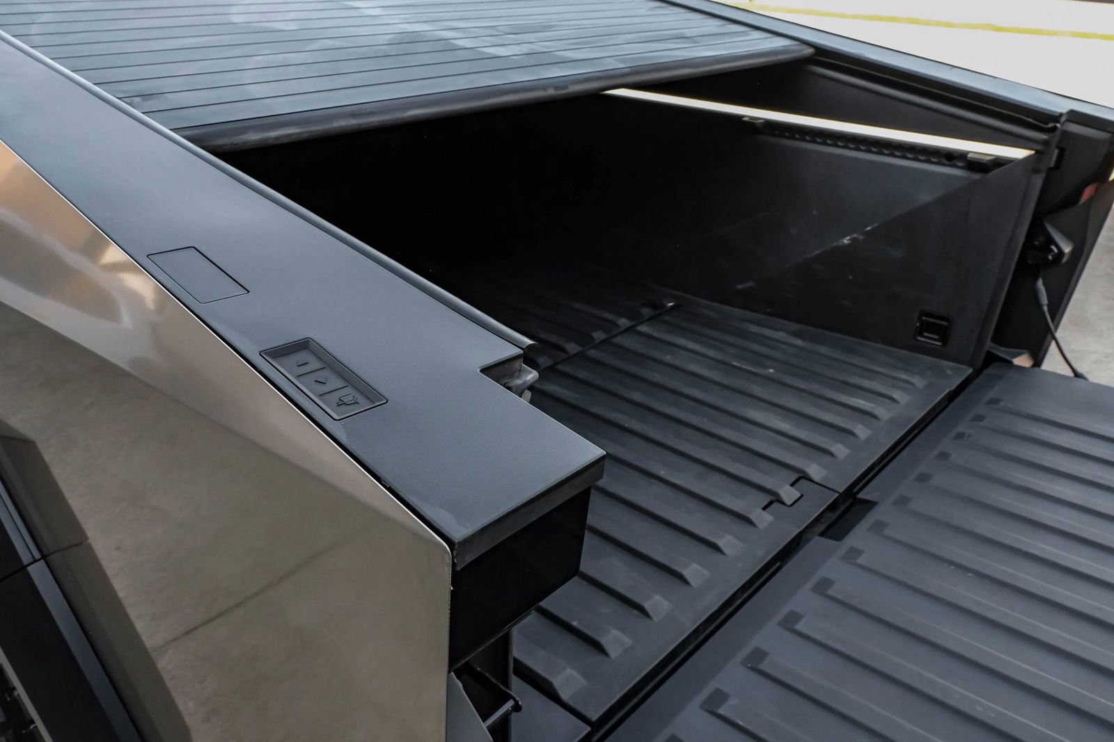 Used 2024 Tesla Cybertruck Cyberbeast AWD/4WD image 67