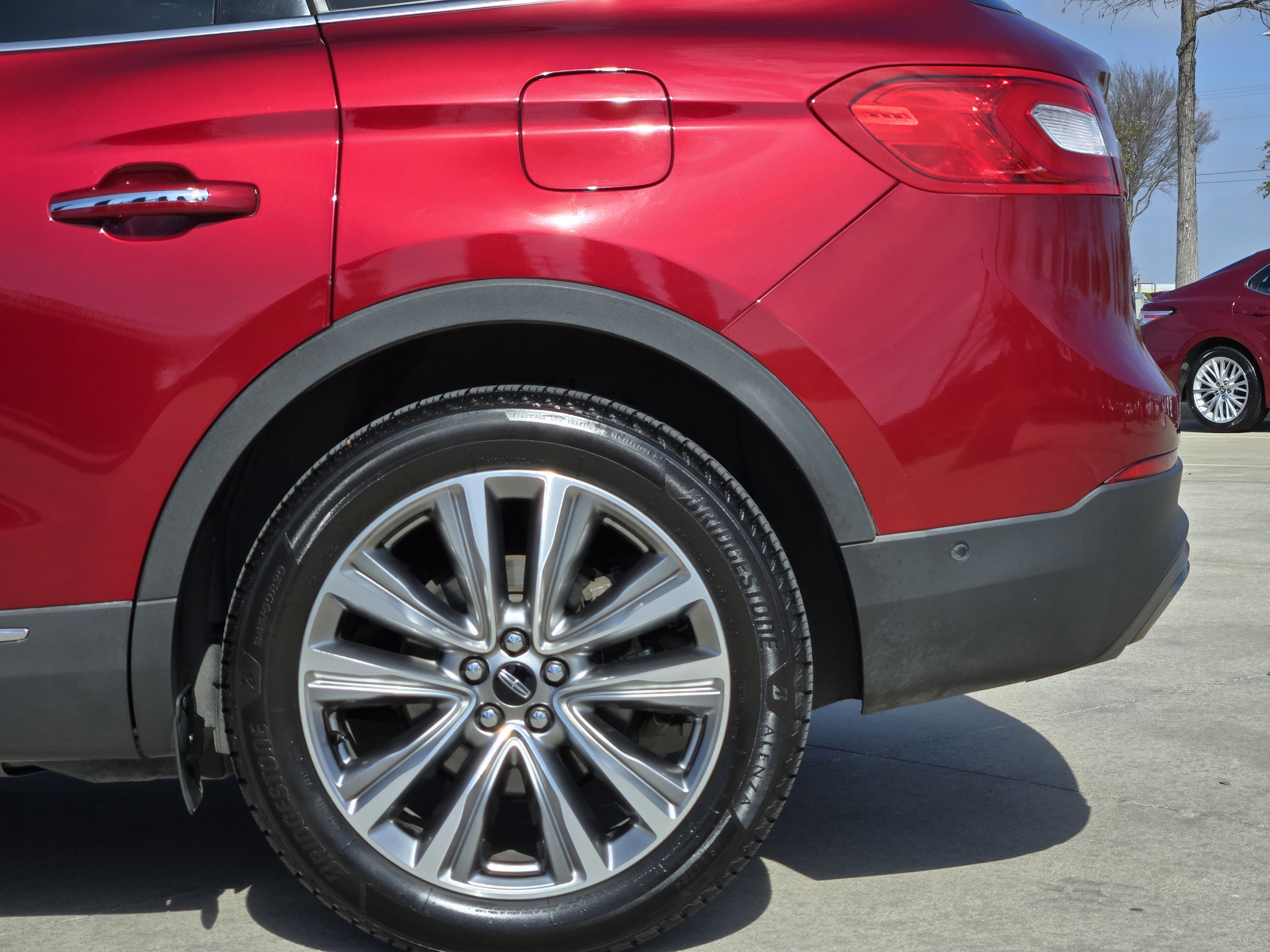 Used 2018 Lincoln MKX Reserve w/ Driver Assistance Package image 13