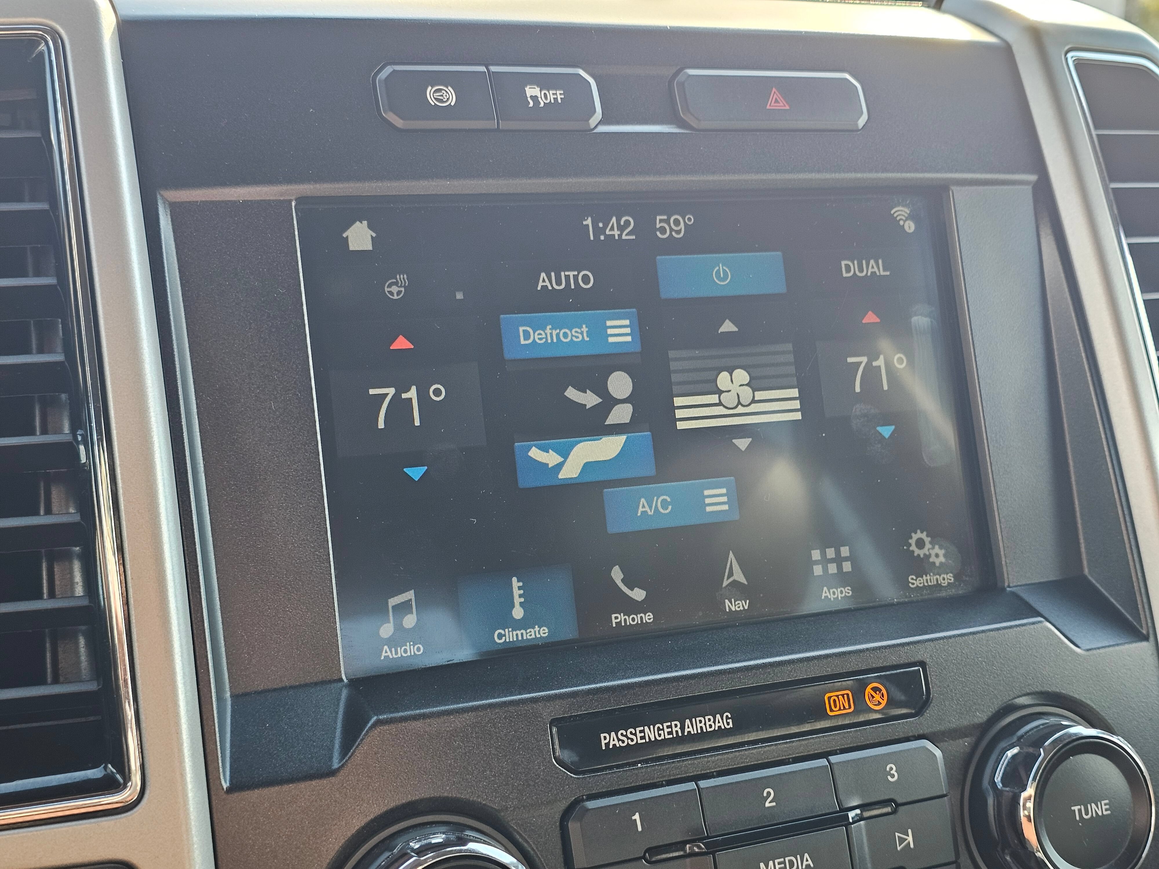 Used 2019 Ford F350 Lariat w/ Lariat Ultimate Package AWD/4WD image 25